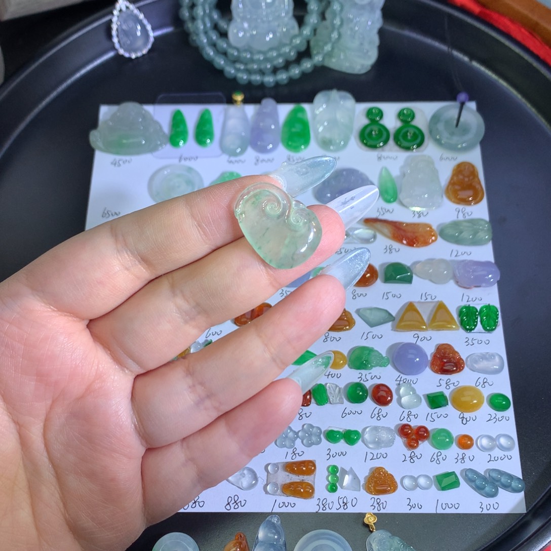 翡翠未镶嵌吊坠(不含链)如意