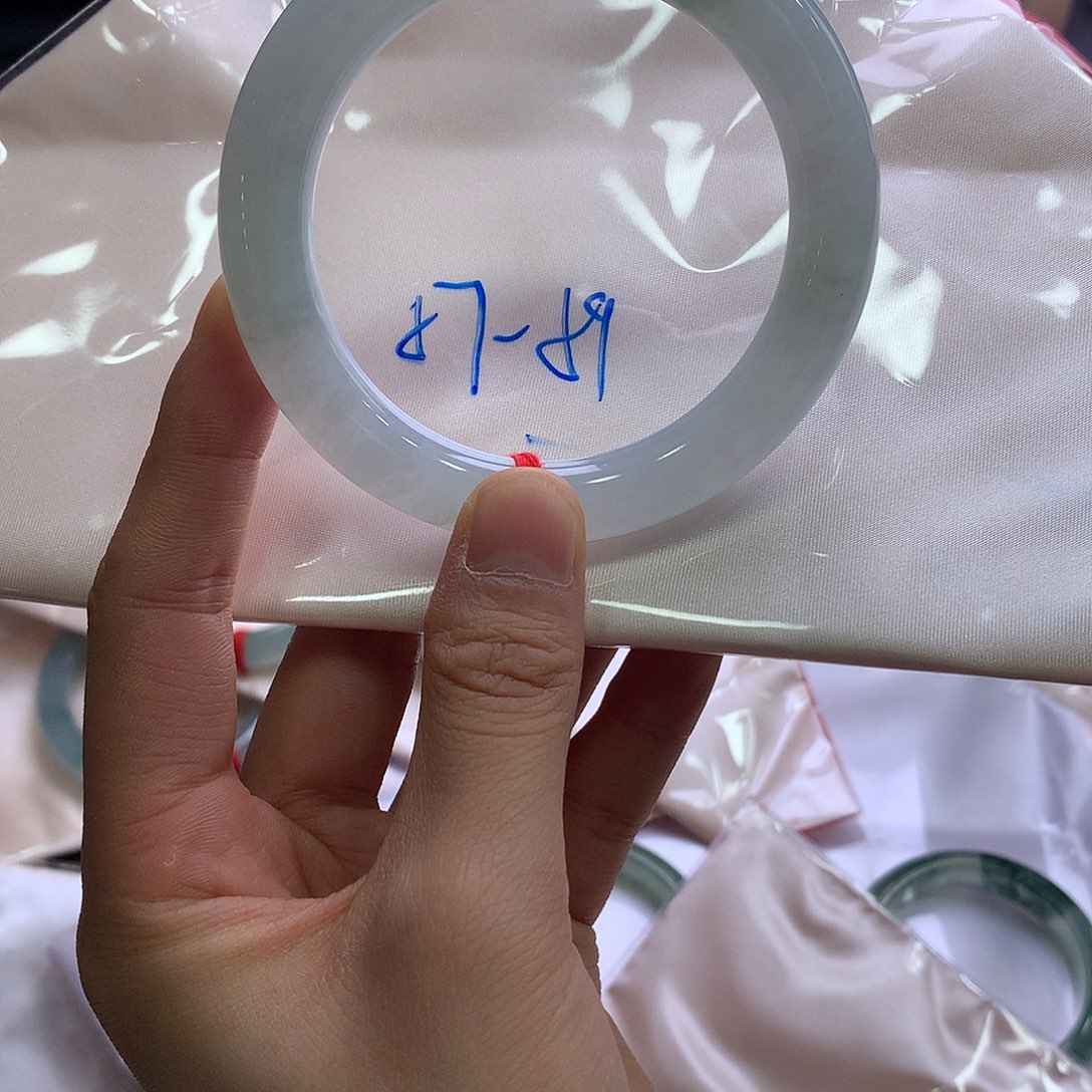 翡翠未镶嵌手镯翡翠