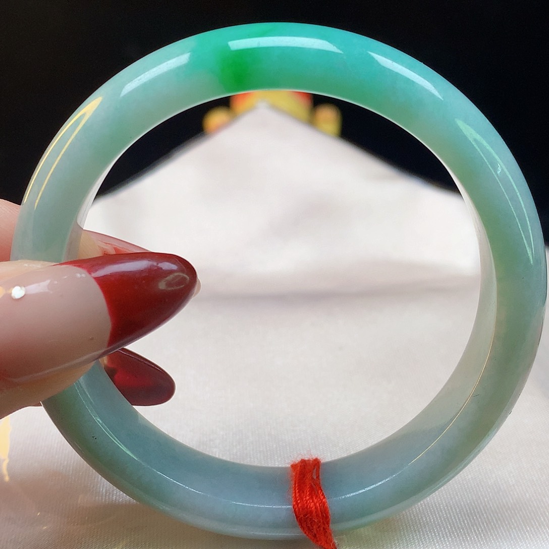 翡翠手镯未镶嵌天然翡翠5151