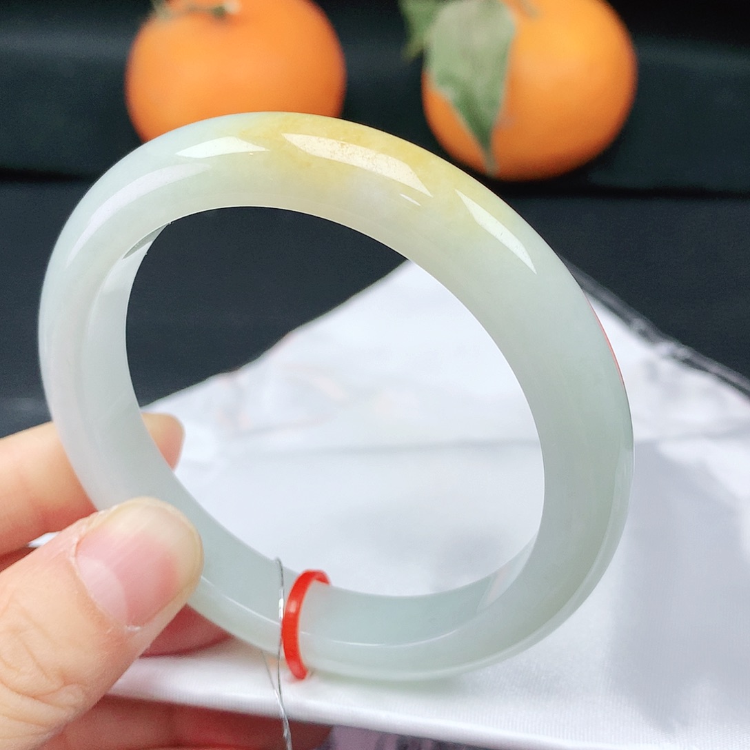 翡翠手镯未镶嵌55圈