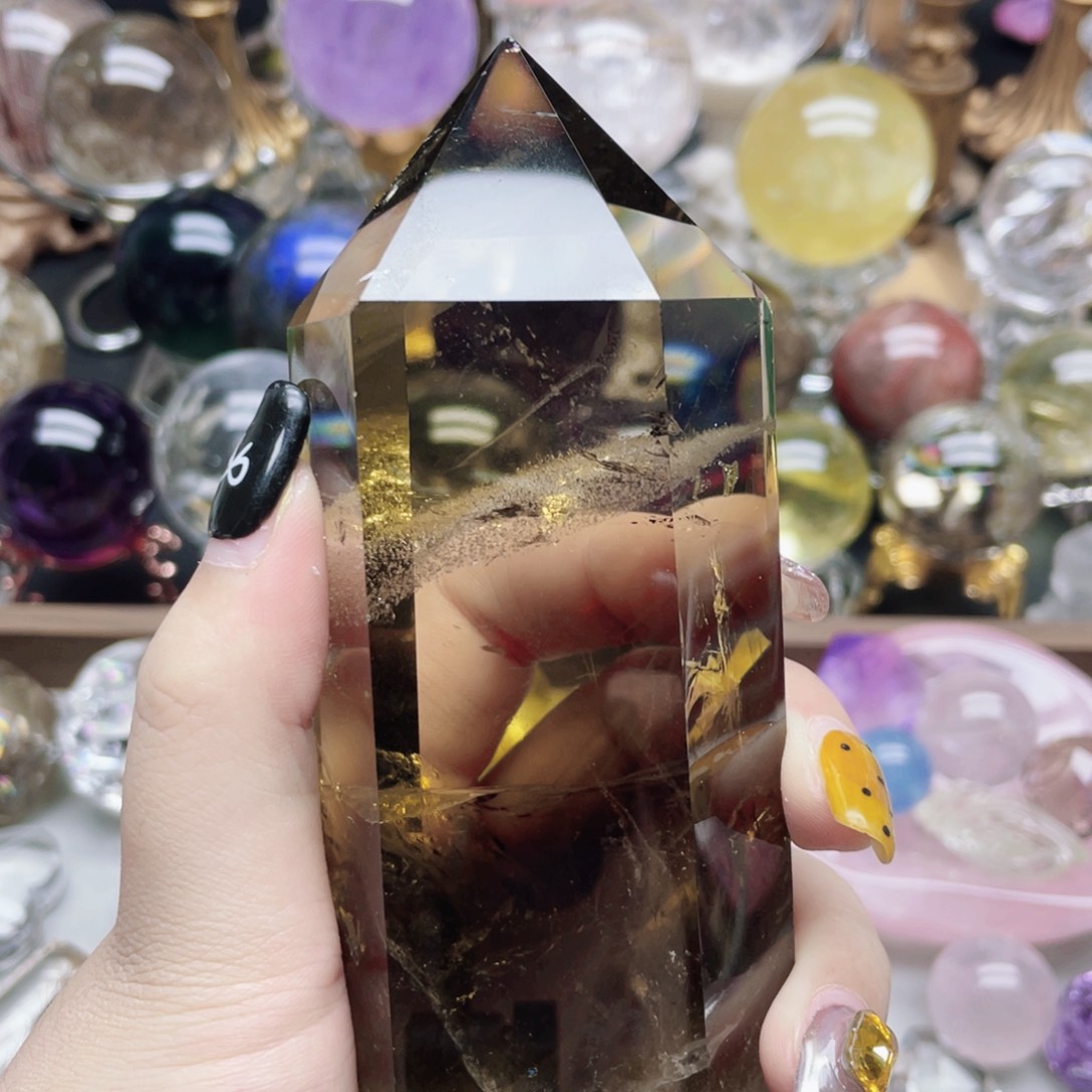 L***A水晶珠宝半成品未镶嵌