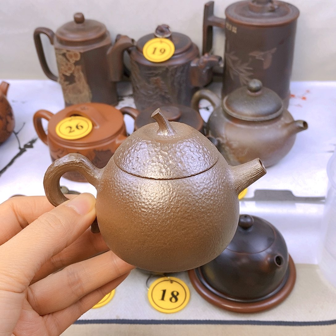 陶瓷内推球孔130毫升柴烧壶