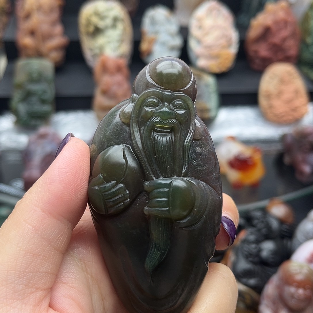 颈饰未镶嵌石英质玉