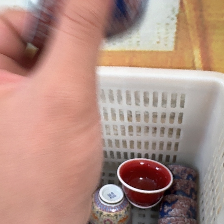 瓷片釉里红海水龙手雷杯