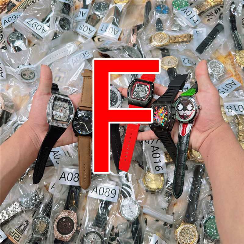 【高奢正品】全新未使用/专柜正品/经典高奢腕表百搭防水夜光男款W