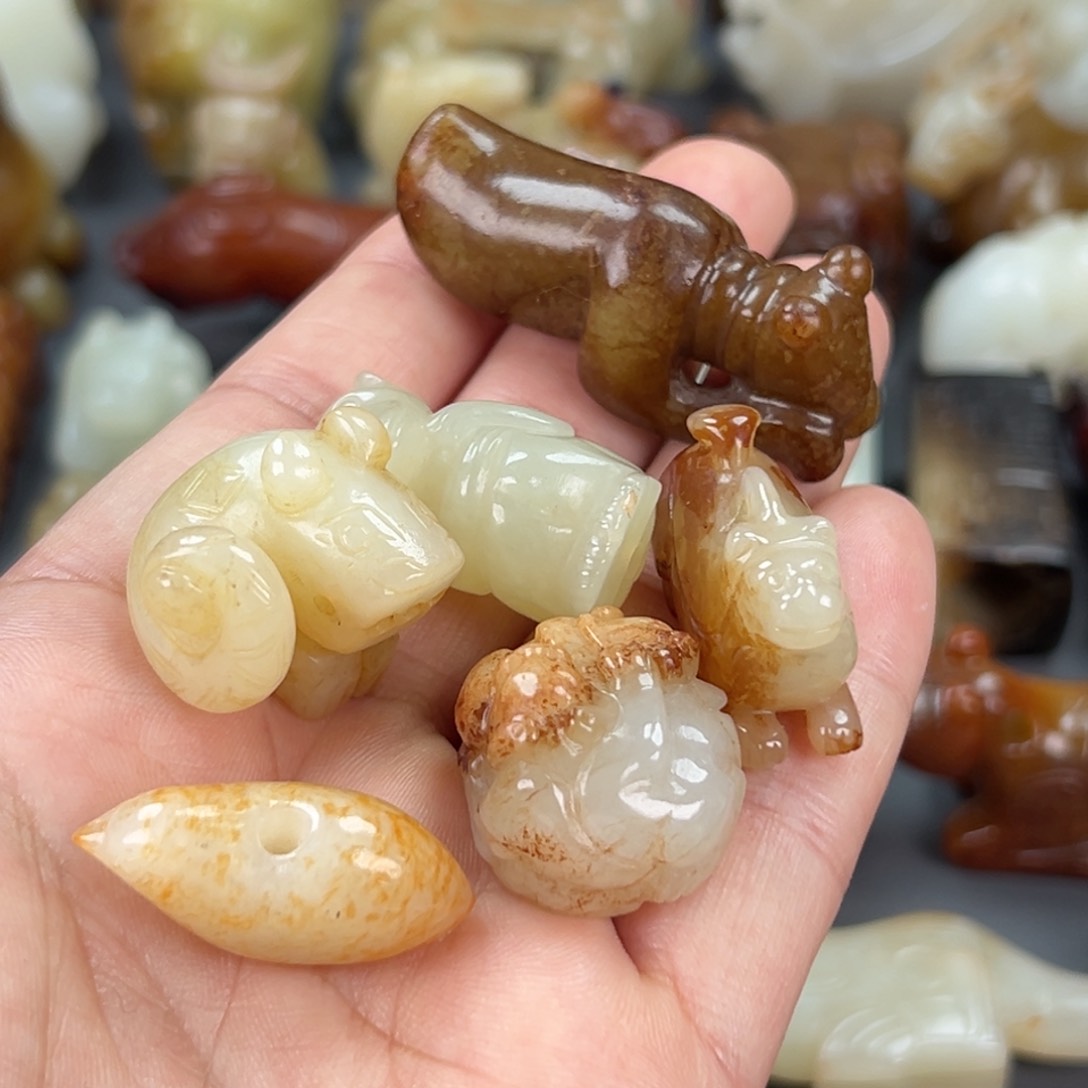 和田玉未镶嵌颈饰贵