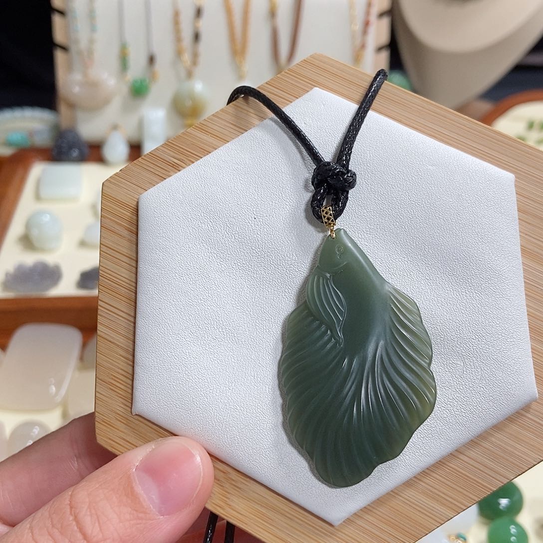 和田玉颈饰18K金镶嵌