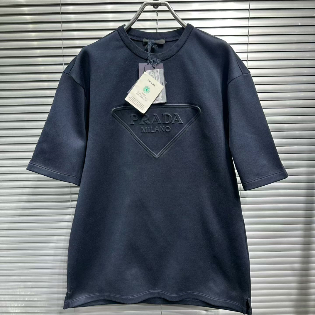 未使用 Prada/普拉达 25ss胸前浮雕海军蓝短袖卫衣 m码