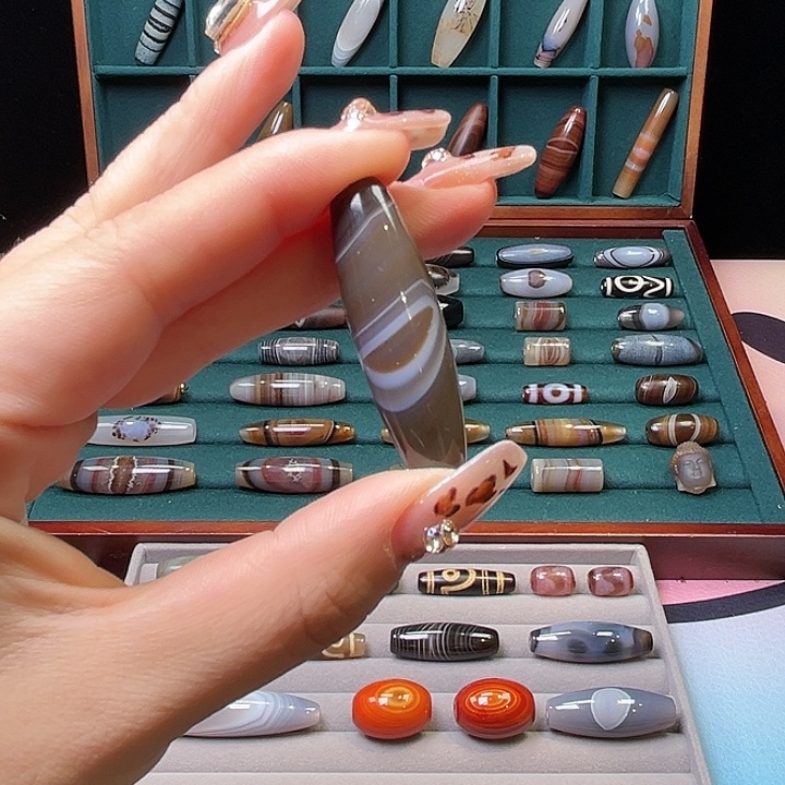 玛瑙/玉髓未镶嵌颈饰