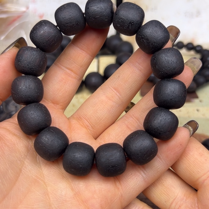 降真香降真香1516老型红黑油结晶