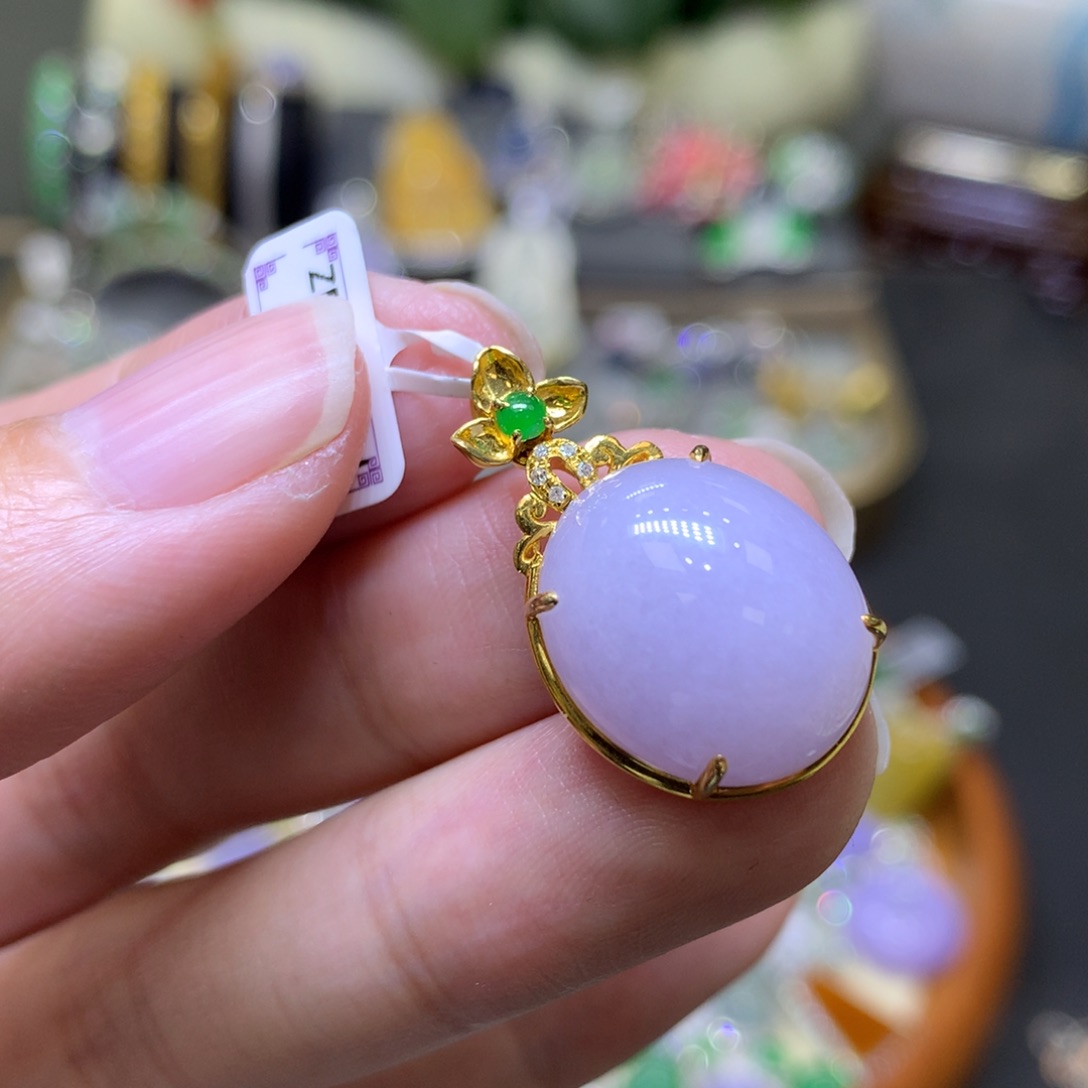 翡翠颈饰18K金镶嵌翡翠吊坠项链