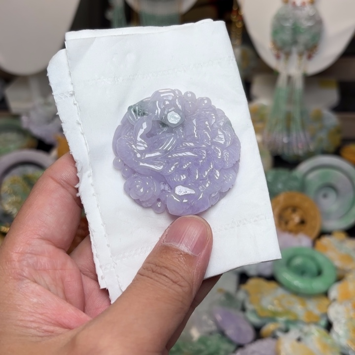 翡翠未镶嵌颈饰吊坠