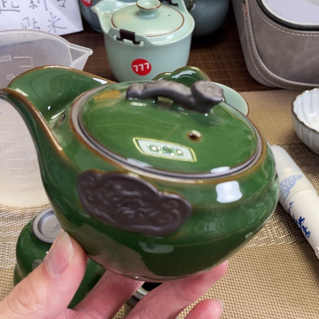 瓷片。。。。。。。。。。。。。。。。