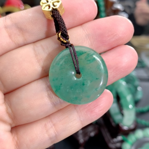 石英质玉颈饰未镶嵌