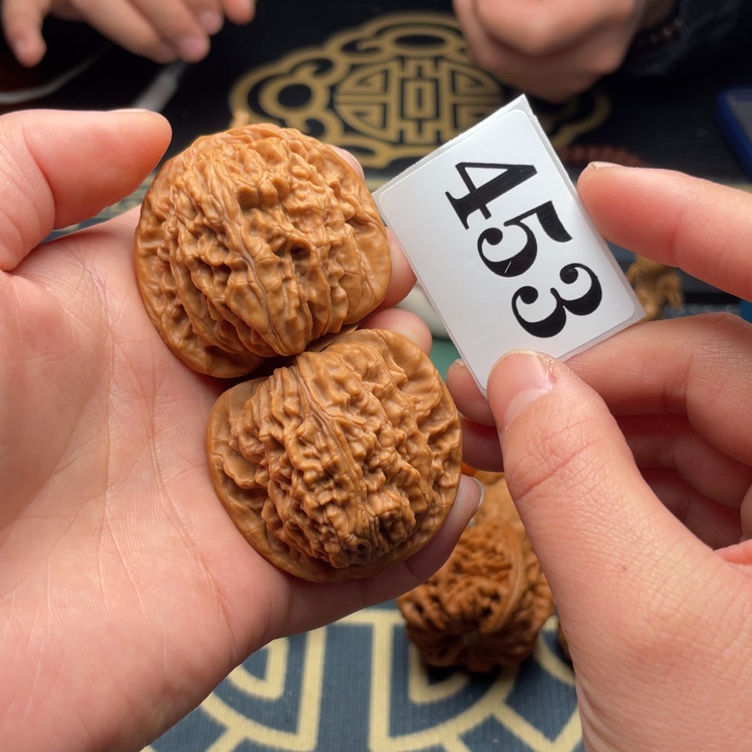 桃核把件43.5四座楼是453号……