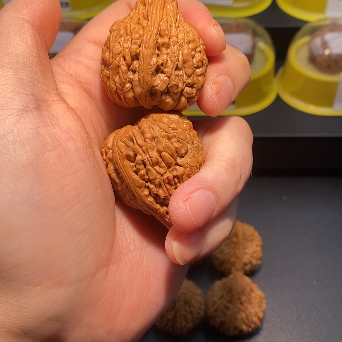 糊***丶文玩核桃把件36坐佛