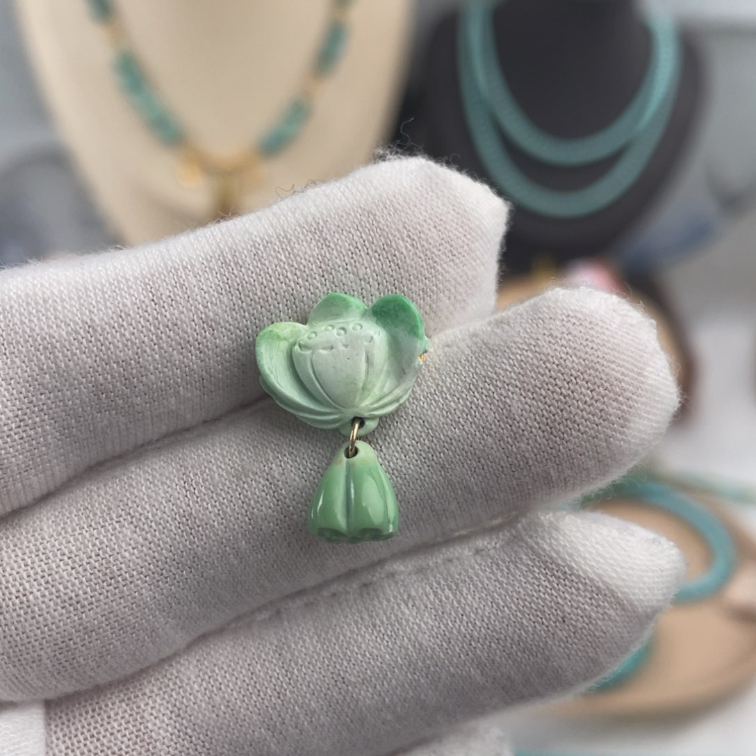 绿松石颈饰未镶嵌