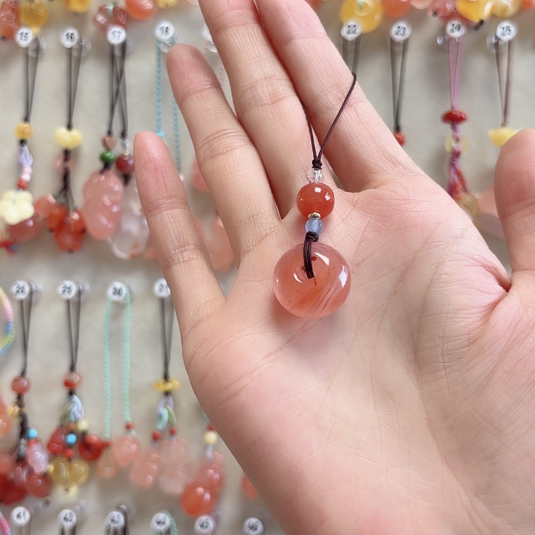 南红玛瑙未镶嵌吊坠(赠链)