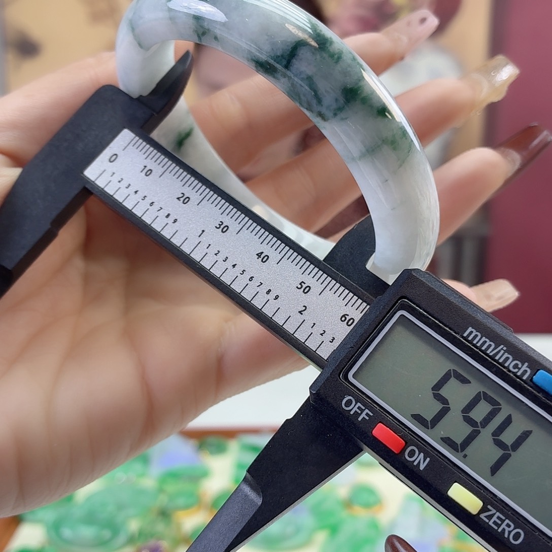 翡翠未镶嵌手镯翡翠