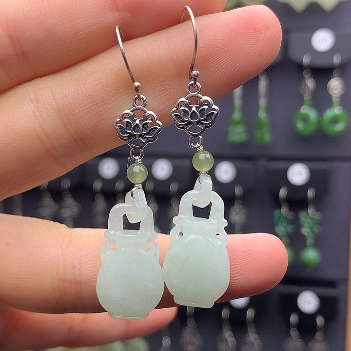 翡翠耳饰银S925镶嵌6666