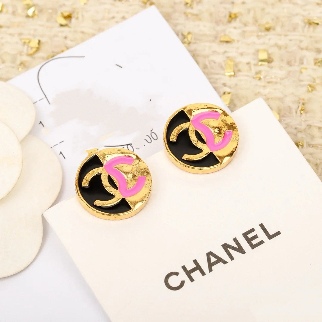 未使用 Chanel/香奈儿 圆形纽扣黑粉珐琅双C造型耳钉 24C/AX0419
