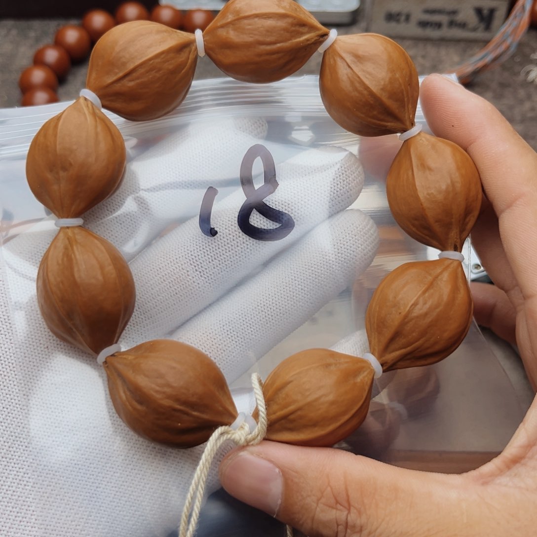 橄榄核手串/手链18号，2.4×2.9四花