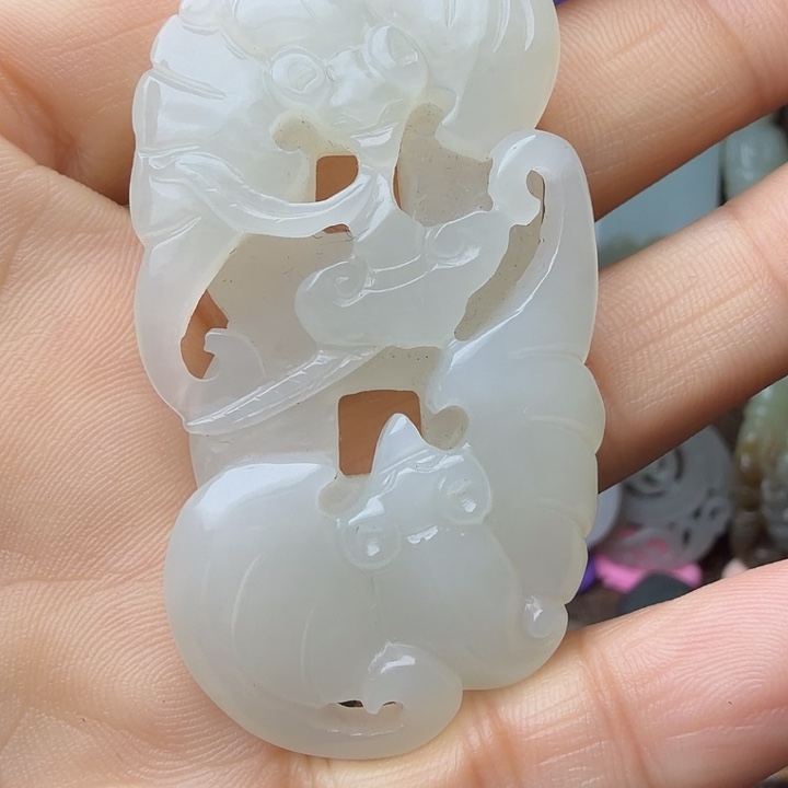 和田玉（糖玉）未镶嵌挂件