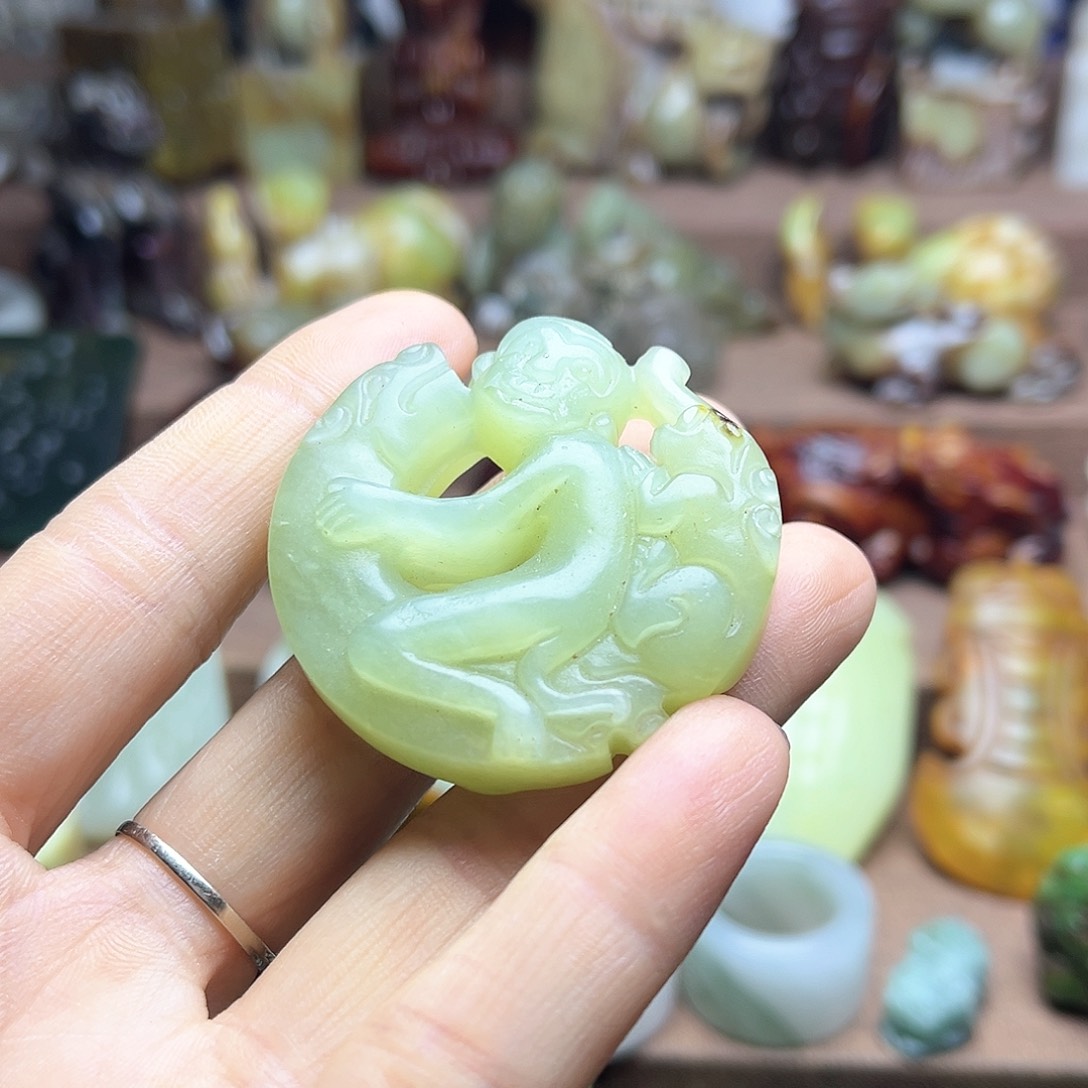 白玉菩提吊坠100。。