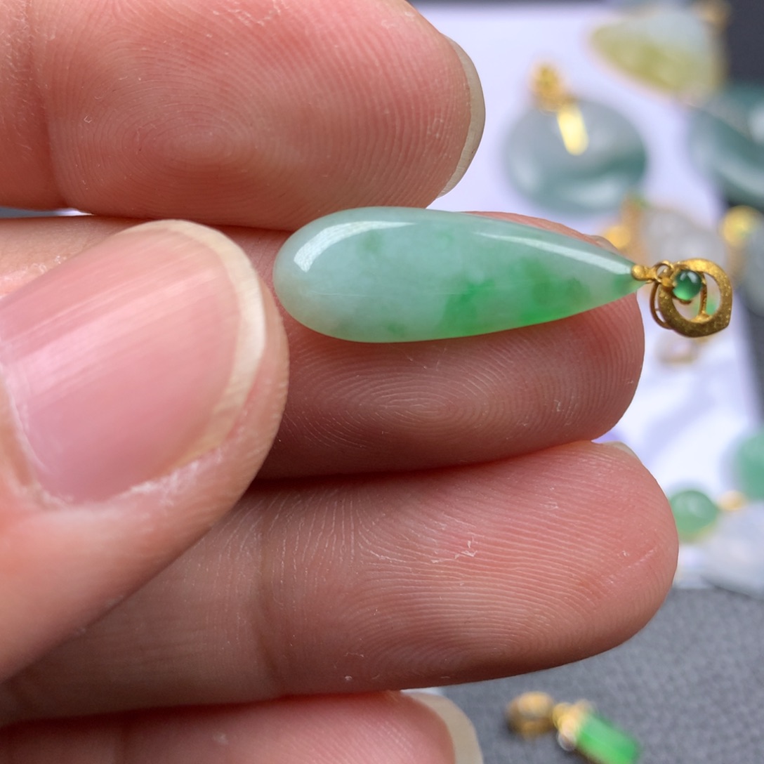 【闪购商品】翡翠18K金镶嵌颈饰翡翠