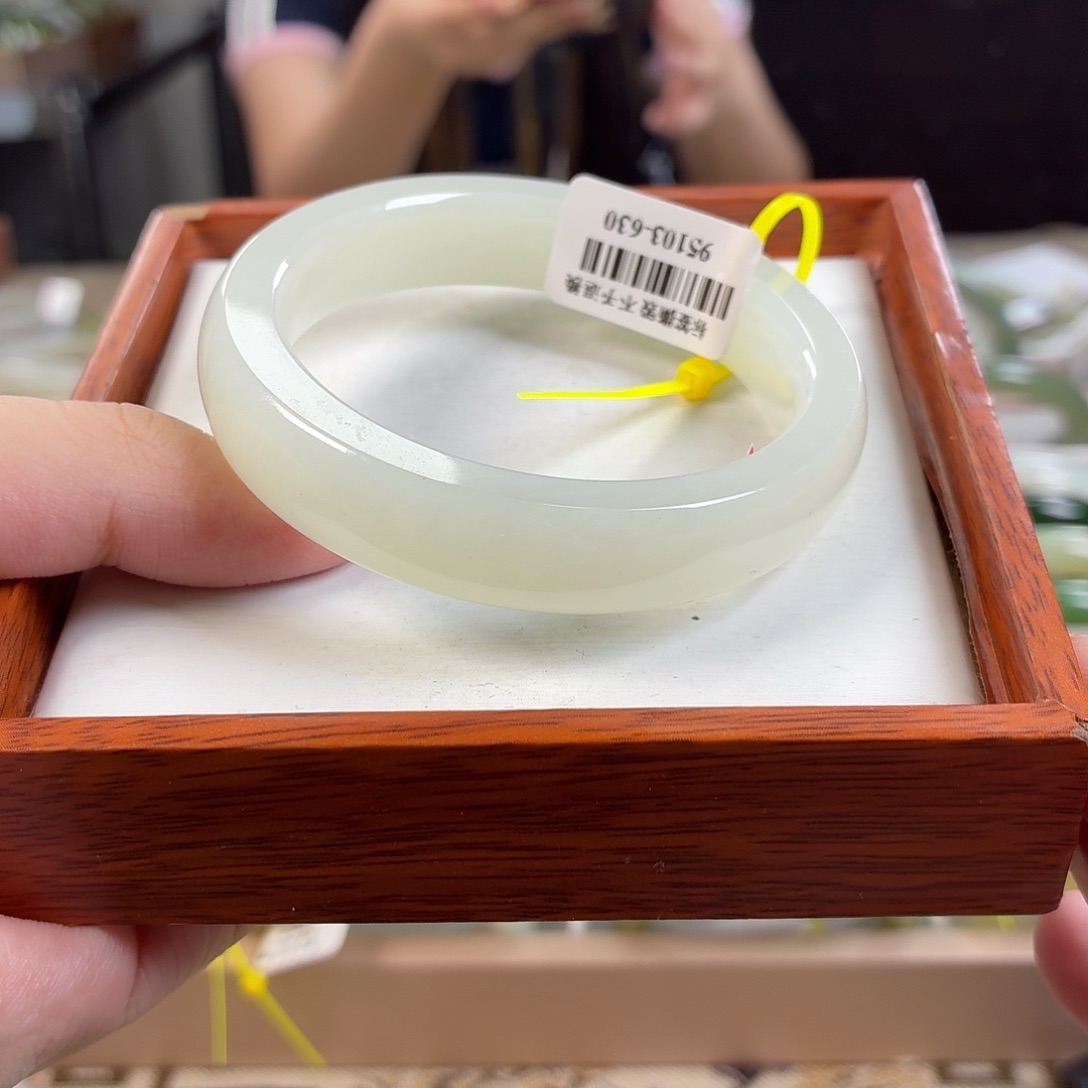 和田玉未镶嵌手镯29