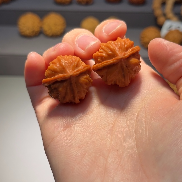 文玩核桃把件三棱487