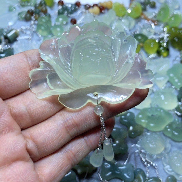 【闪购商品】蛇纹石玉挂件未镶嵌