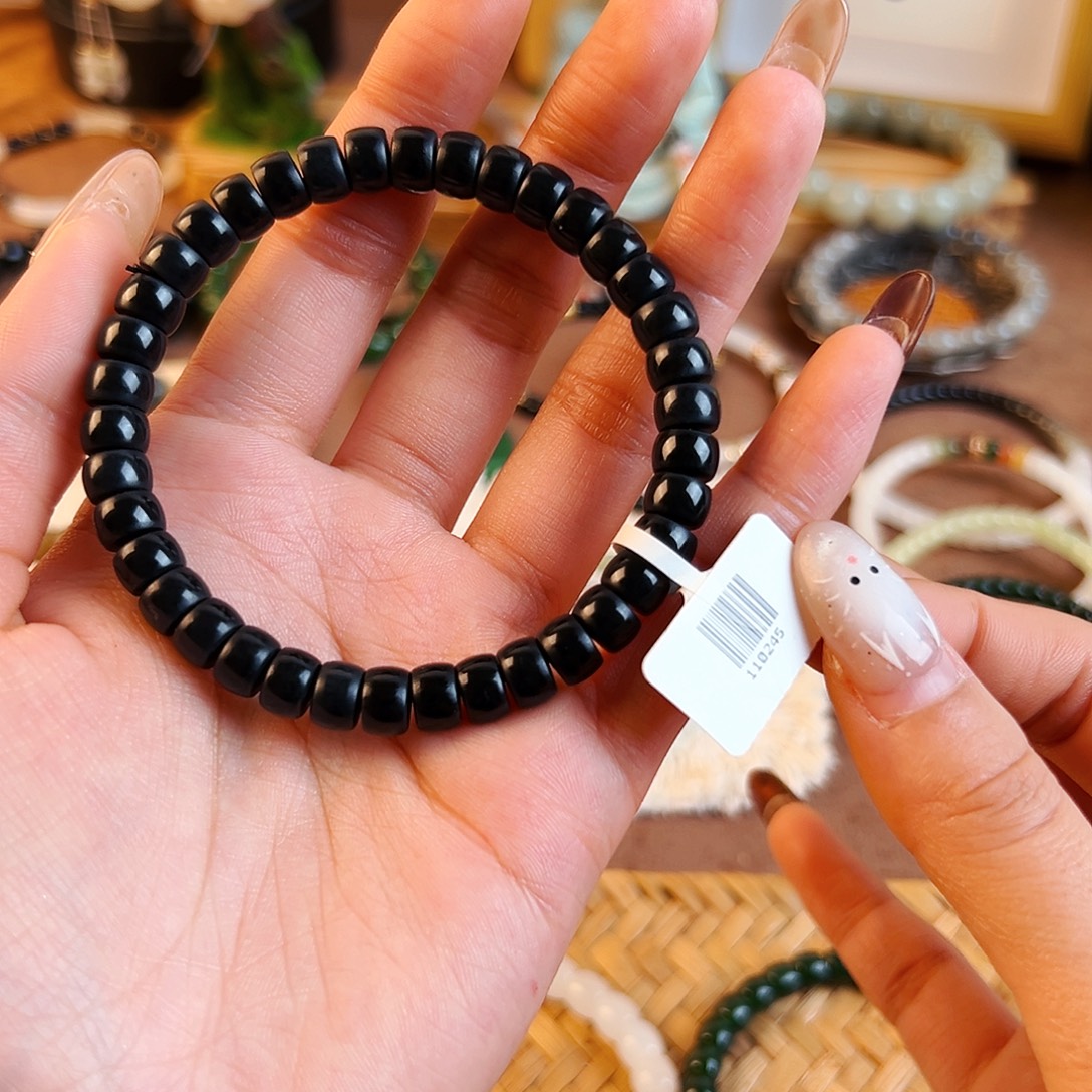 翔***荣和田玉未镶嵌手串