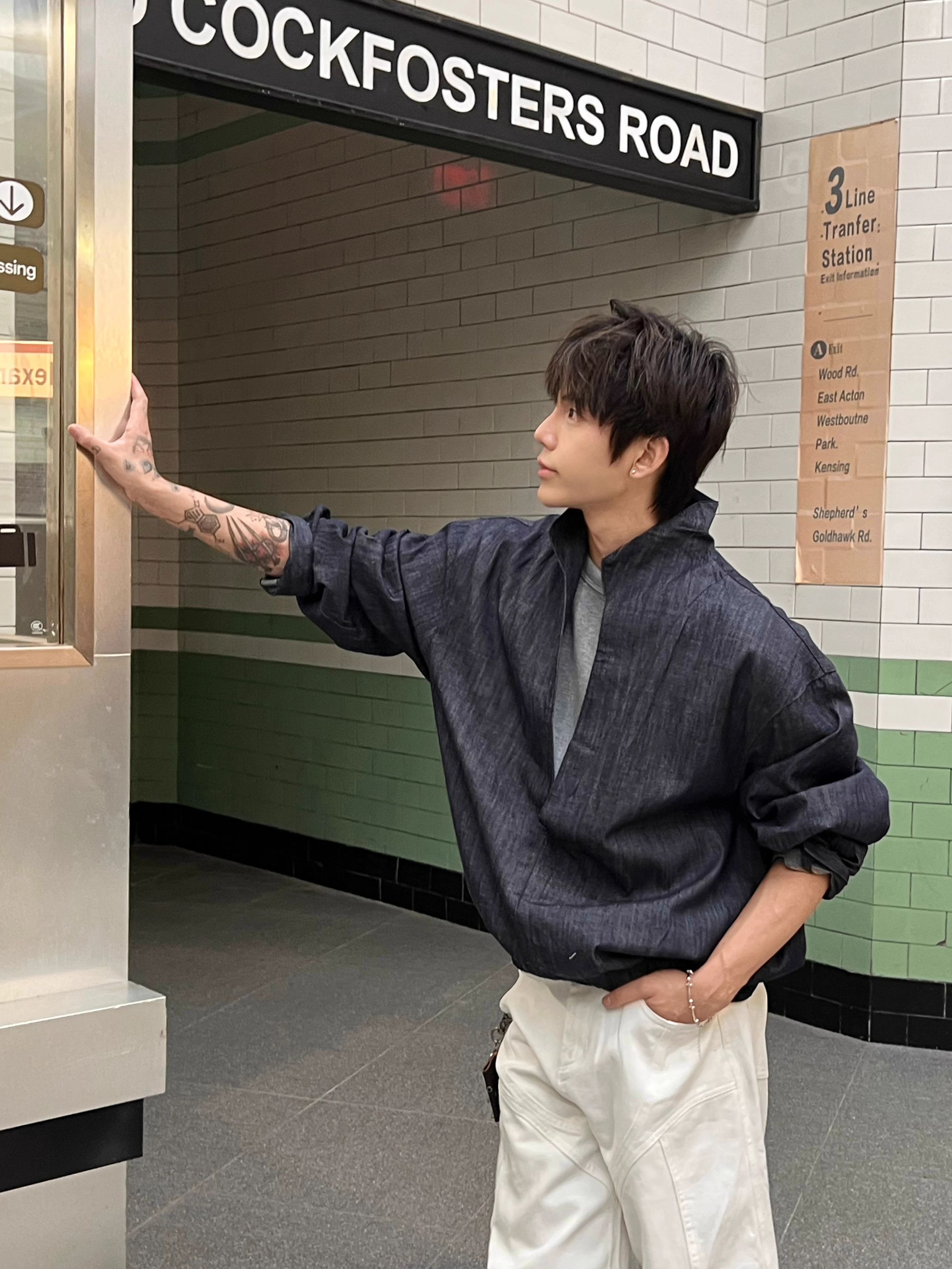 老钱风牛仔假两件拼接深V领硬挺长袖衬衫中性风外套衬衣男