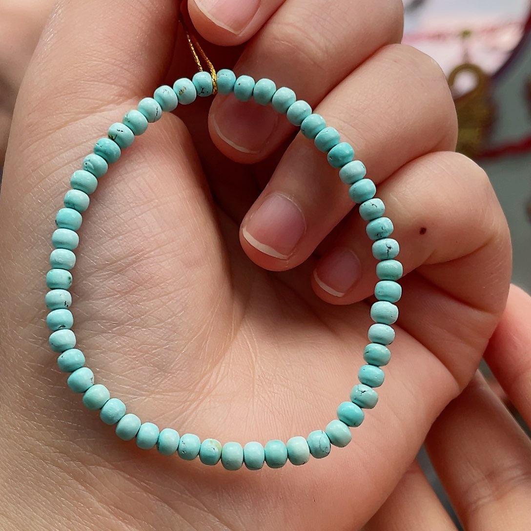 绿松石颈饰未镶嵌