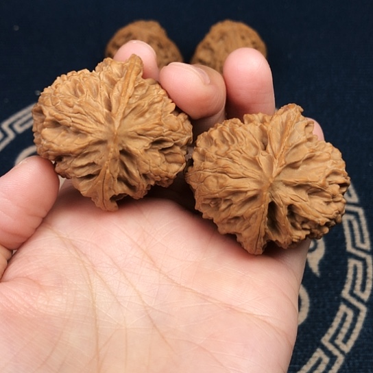 桃核把件苹果园狮子头