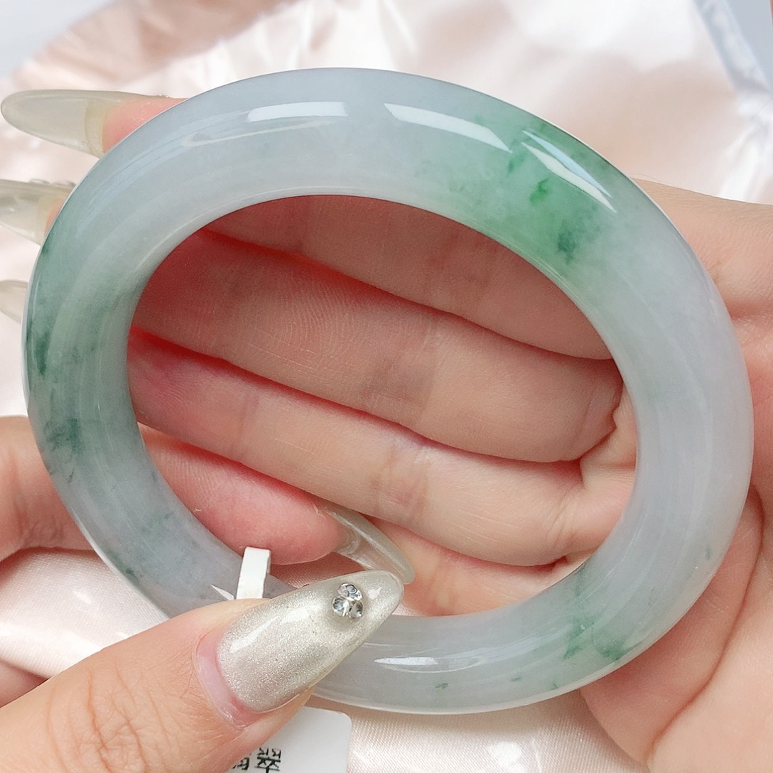 翡翠手镯未镶嵌抖音687