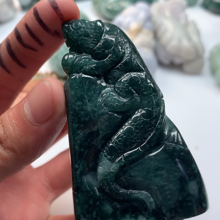 翡翠未镶嵌颈饰保真天然a货翡翠