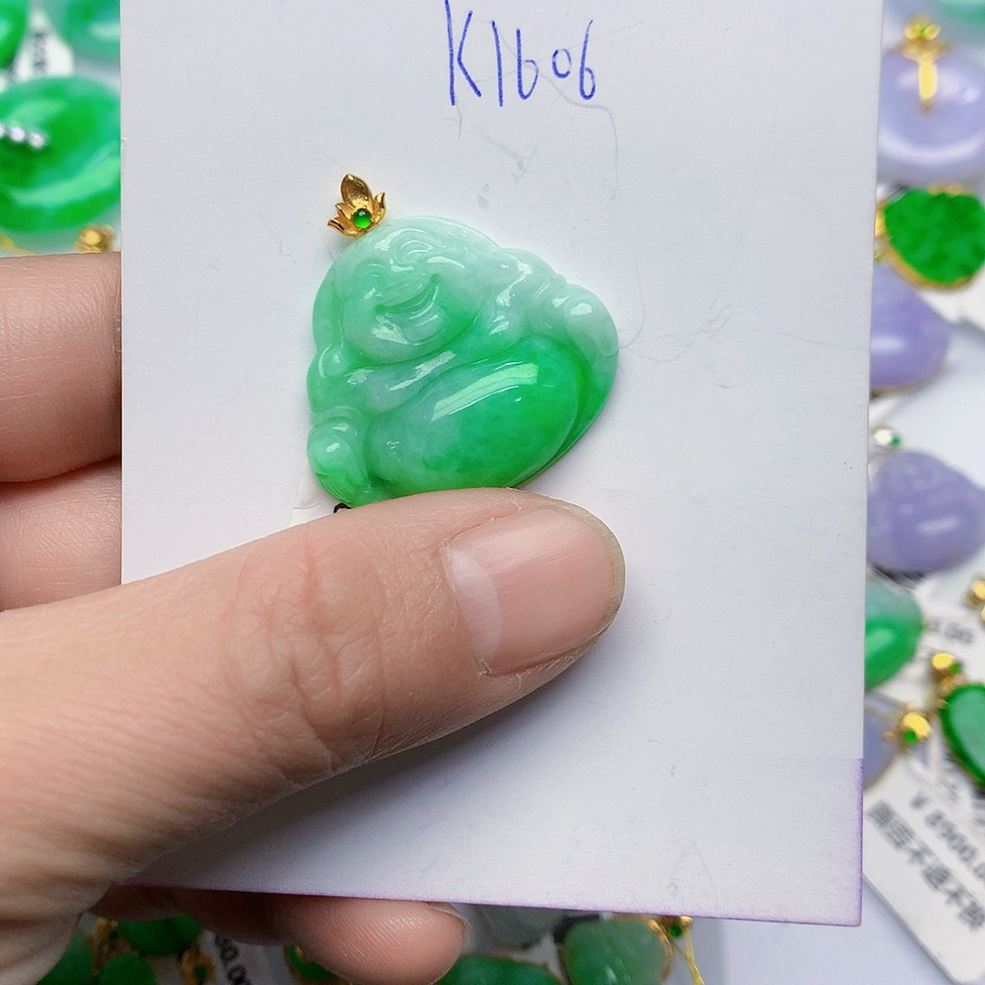 颈饰18K金镶嵌翡翠