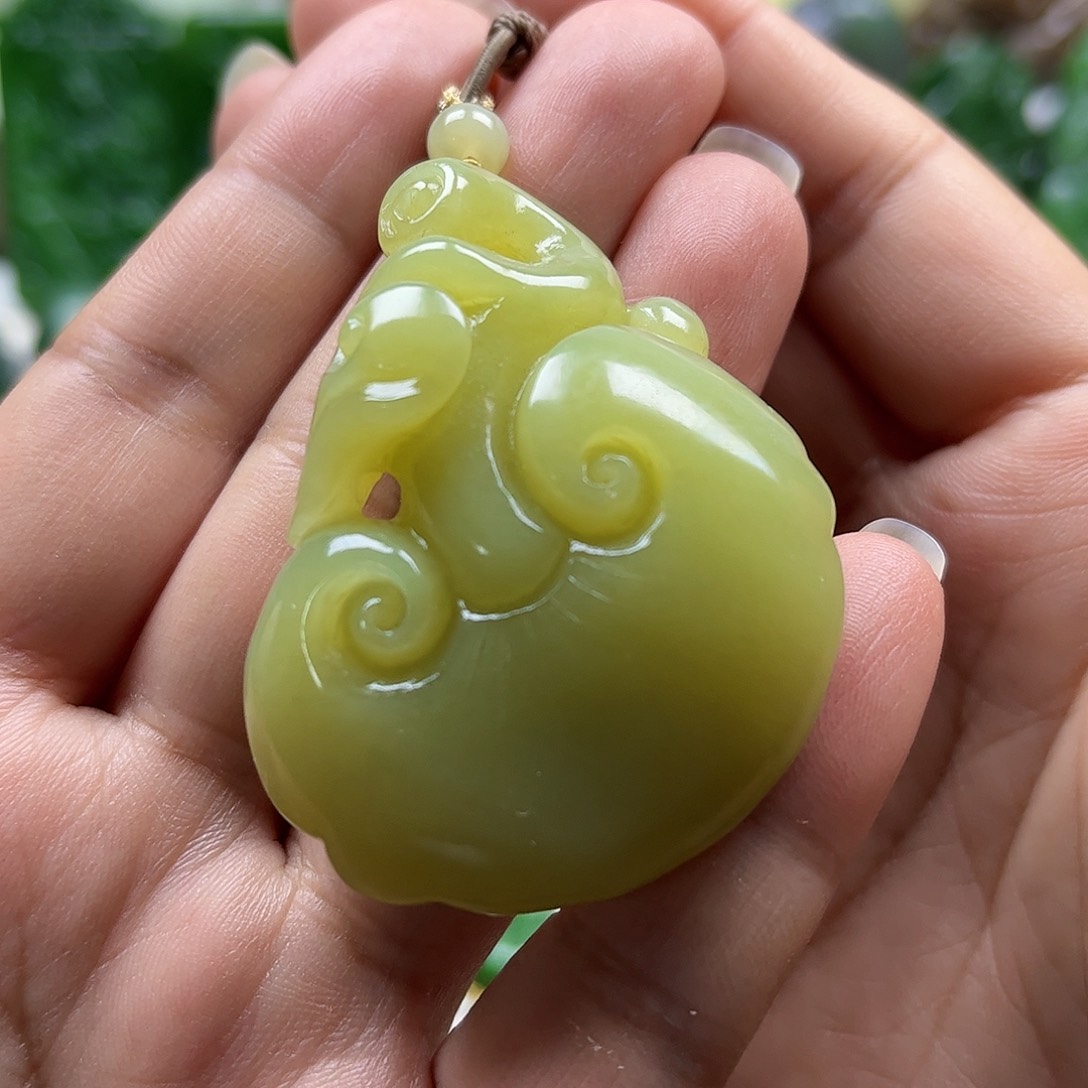 和田玉吊坠未镶嵌