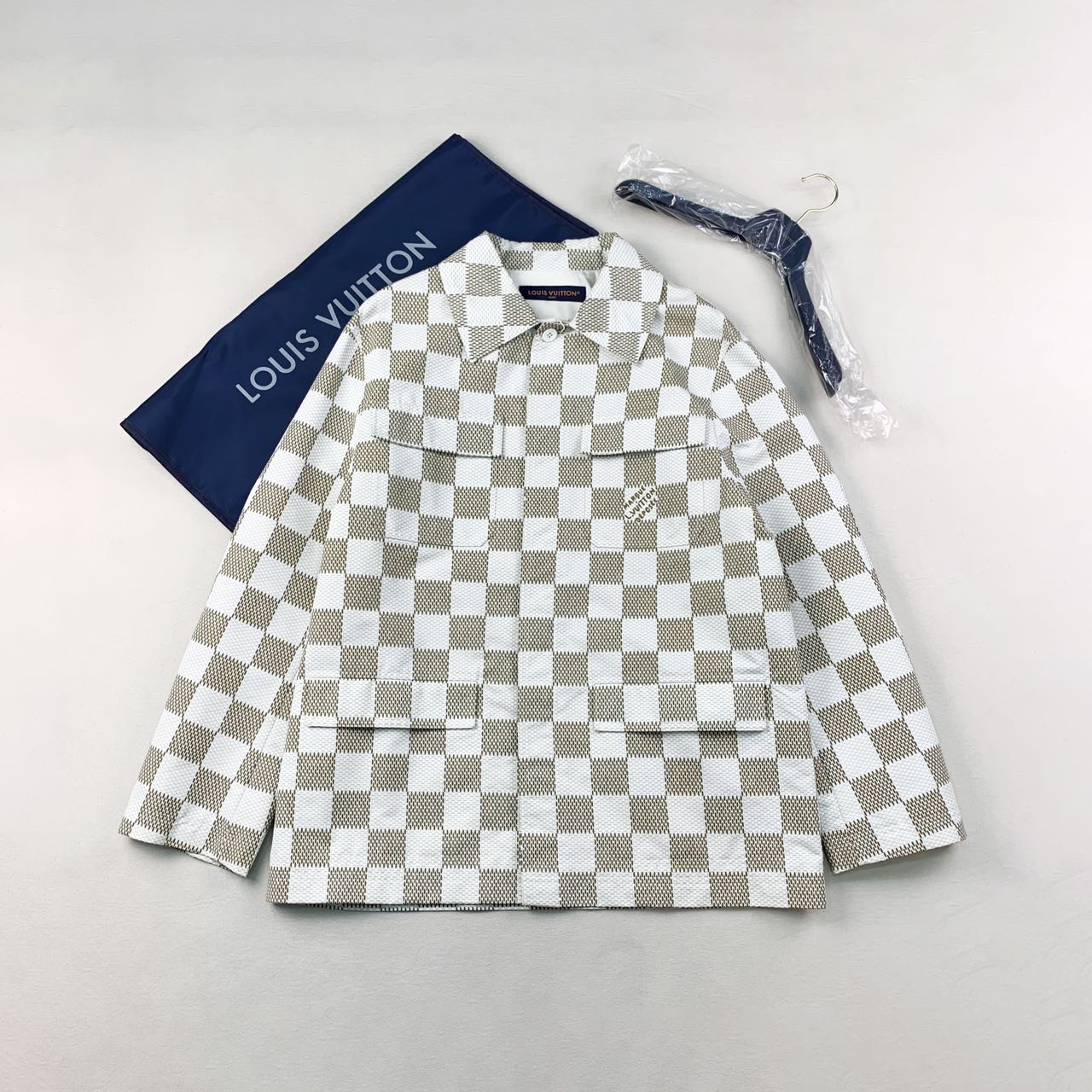 未使用 LouisVuitton/路易威登 lv棋盘格夹克外套m码编码xb6666