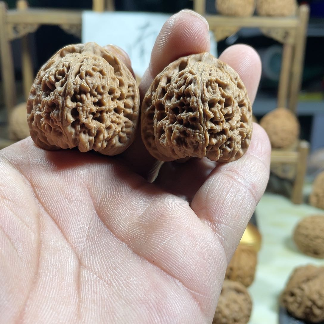 桃核吊坠啤*文玩核桃南将石