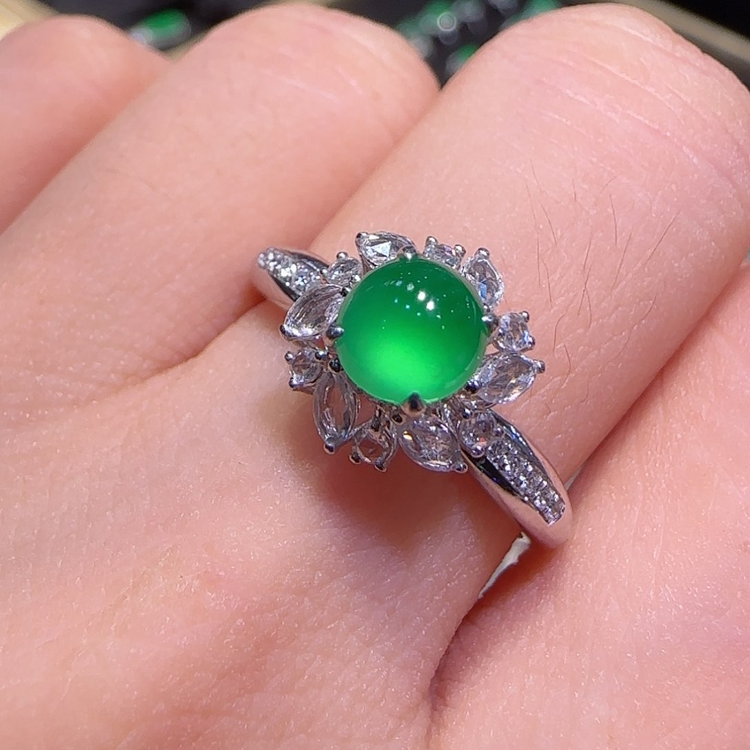 翡翠戒指18K金镶嵌戒指