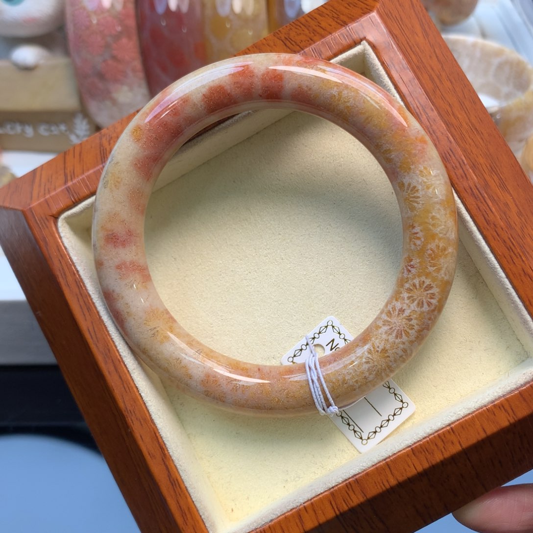 硅化珊瑚（珊瑚玉）手镯未镶嵌55.2口皮花