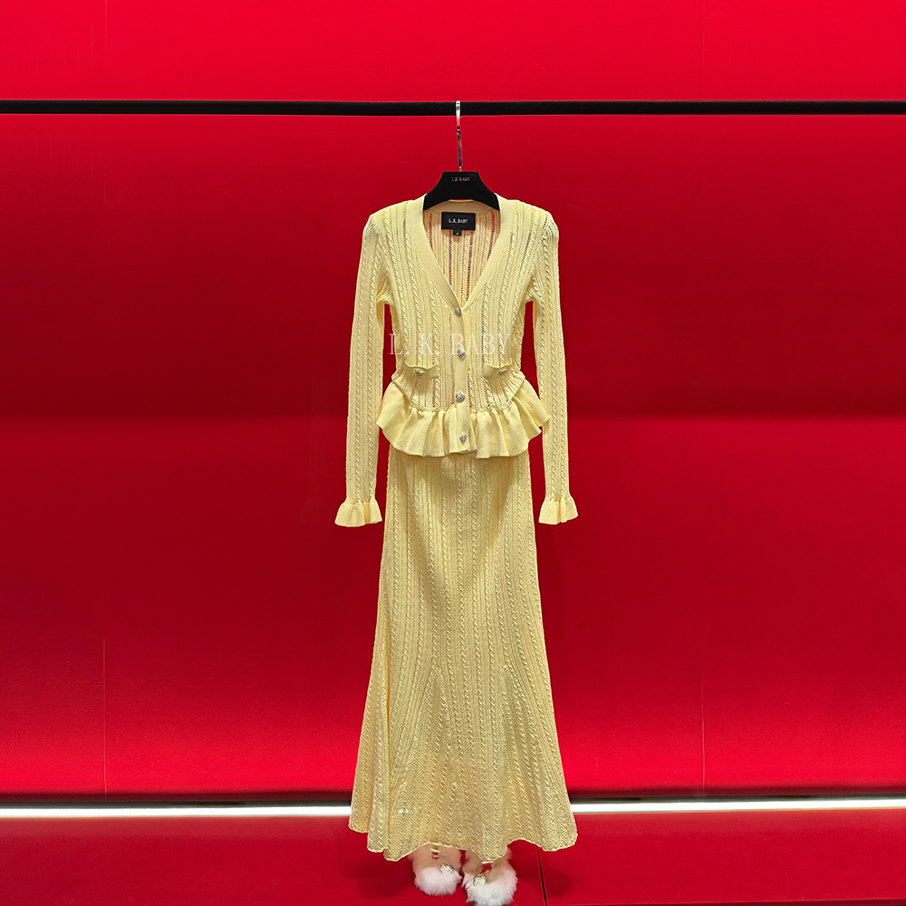 【L.K.BABY】名门闺秀 法式名媛V领荷叶边高光奶油黄针织鱼尾连衣裙