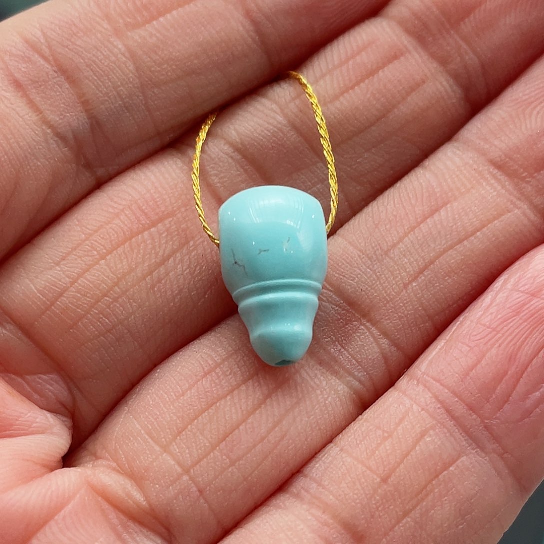 绿松石颈饰未镶嵌