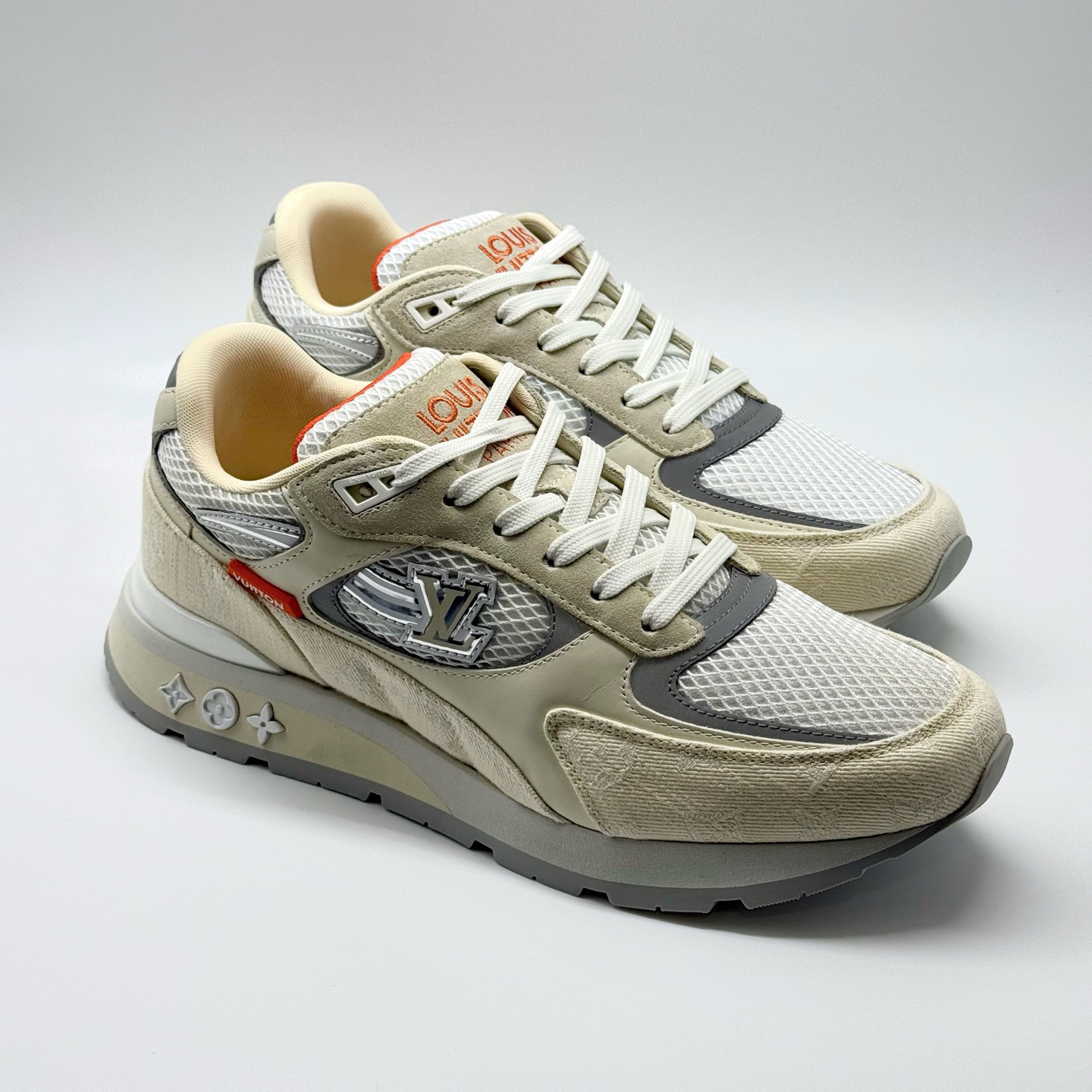 未使用 LouisVuitton/路易威登 白色牛仔老花满印飞翼运动鞋 42码