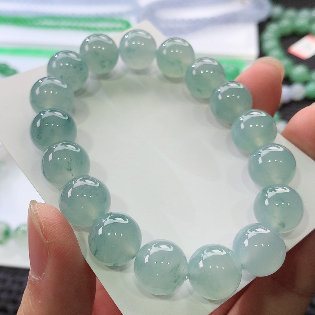 翡翠手链未镶嵌翡翠