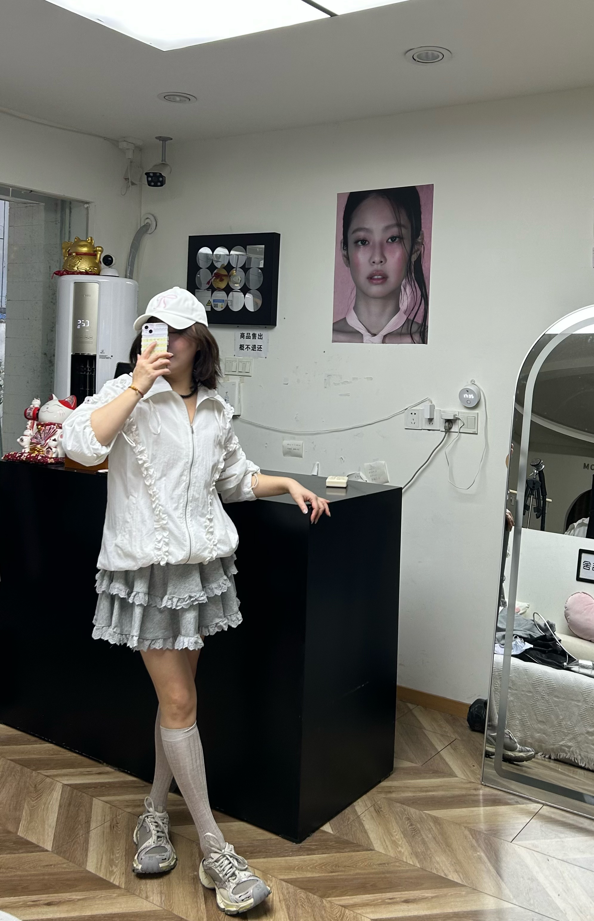泡菜花边白色小外套