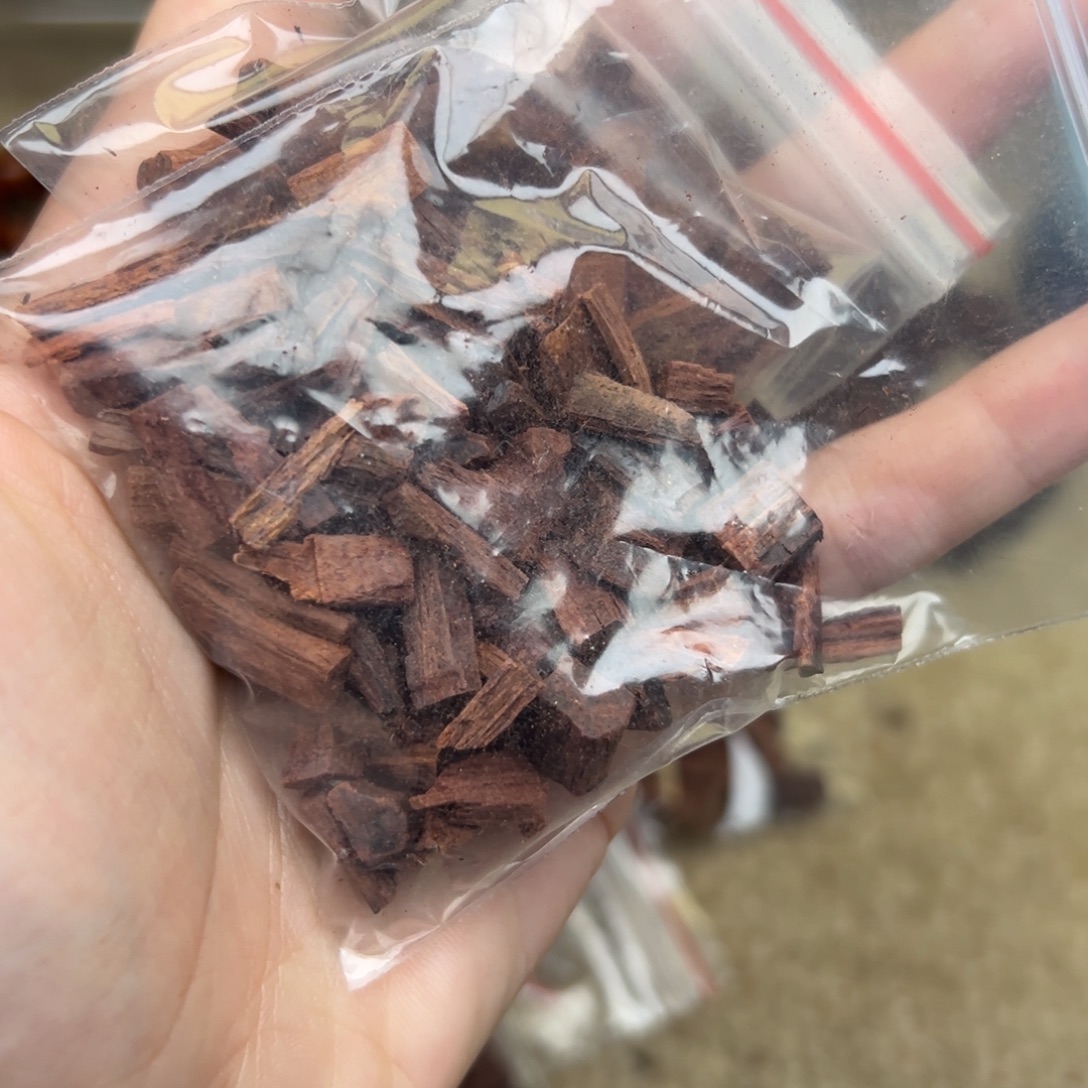 手串/手链花梨木类红降碎料小米粒一包装